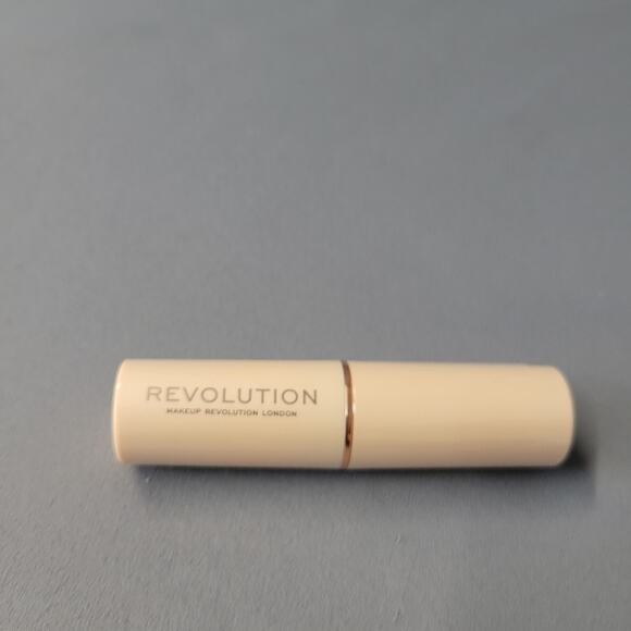 Makeup Revolution London Fast Base Stick Foundation Shade F3 0.21 oz 6.2 g New - Picture 7 of 8